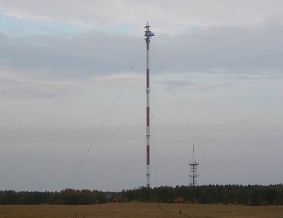 Richtfunkmast Frohnau - Blick vom Stolper Feld, Zugang von der Alemannenstr. in Frohnau