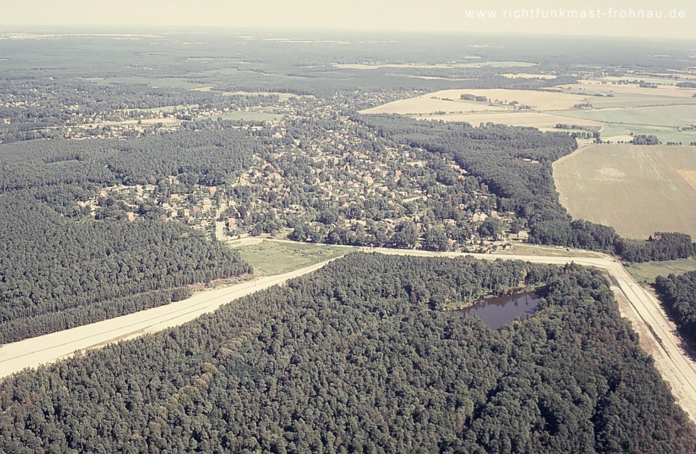 Richtfunkmast Frohnau - Blick nach NO mit Hubertussee